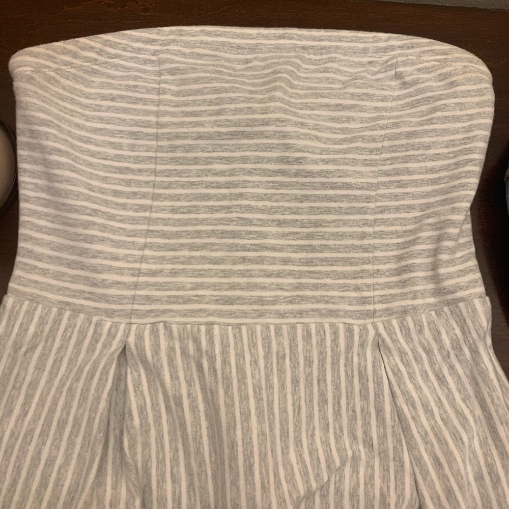Strip strapless dress 4/$20 💜